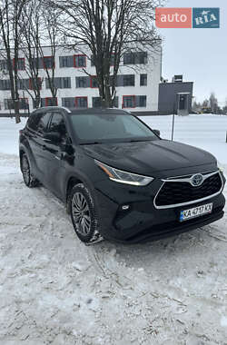 Toyota Highlander  2021