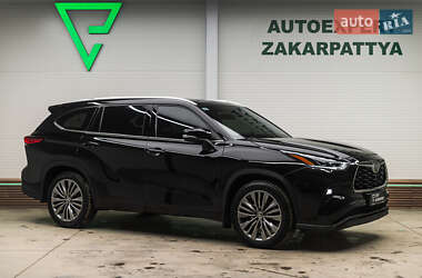 Toyota Highlander 2021