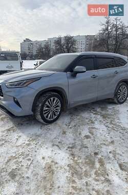Toyota Highlander 2021