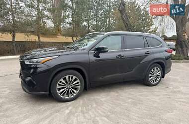 Toyota Highlander  2021