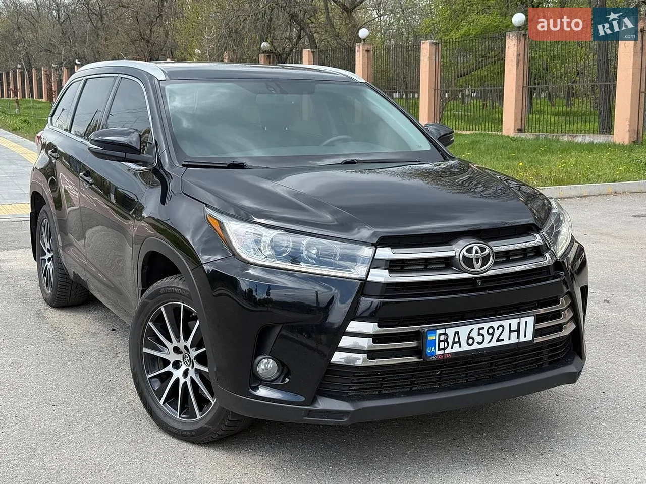 2019 Toyota Highlander - фото 1