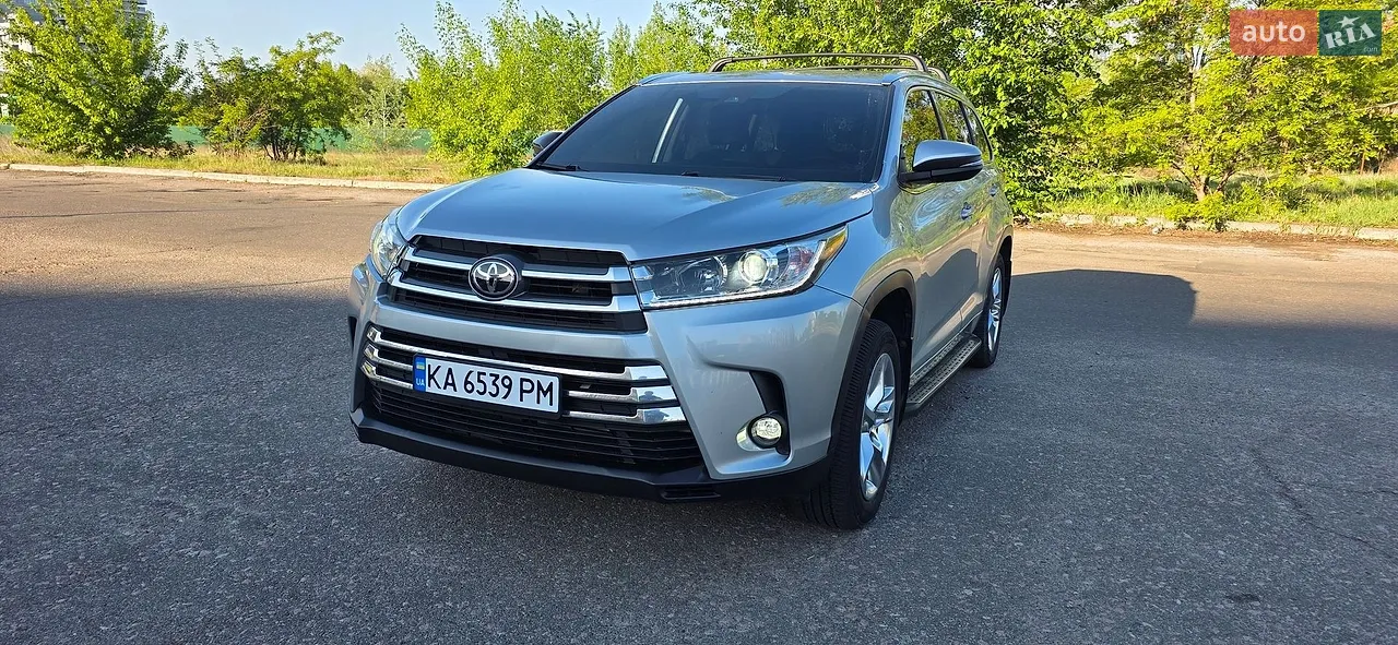 2019 Toyota Highlander - фото 1