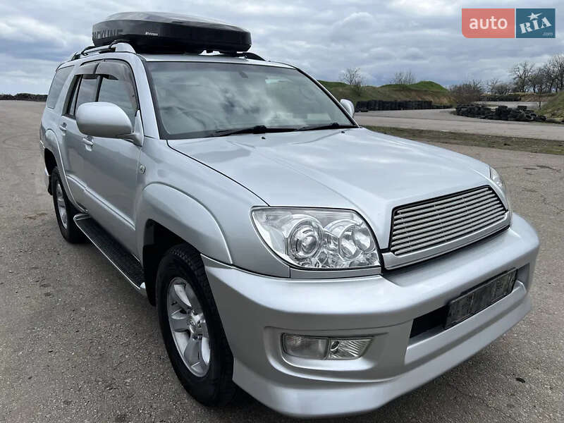 Позашляховик / Кросовер Toyota Hilux Surf