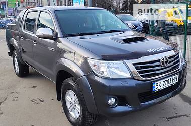 Toyota Hilux  2015