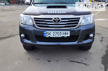 Toyota Hilux  2015