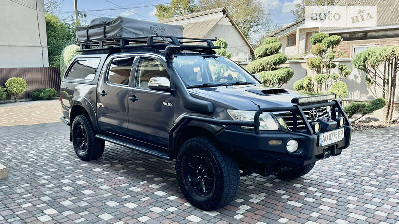 Пикап Toyota Hilux