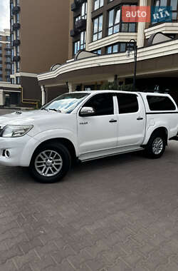 Toyota Hilux  2014