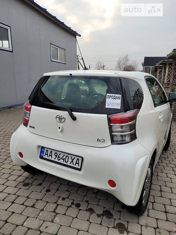 Легковые Toyota IQ