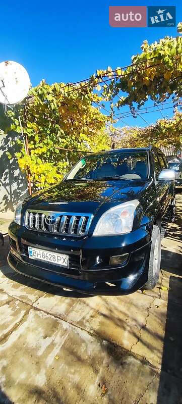 Позашляховик / Кросовер Toyota Land Cruiser Prado