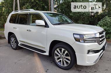 Toyota Land Cruiser SE 2017