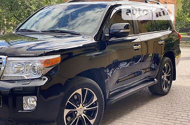 Toyota Land Cruiser  2013