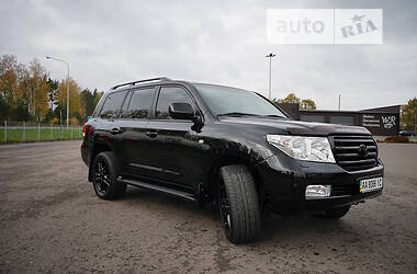 Toyota Land Cruiser  2011