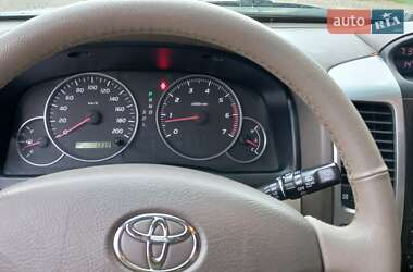 Toyota Land Cruiser  2004