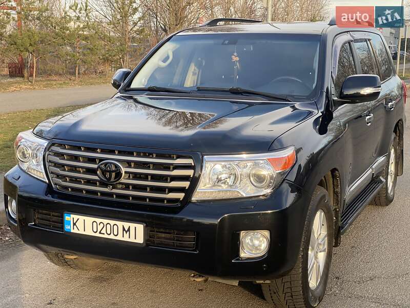 Легковые Toyota Land Cruiser