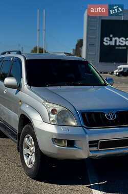 Toyota Land Cruiser  2004
