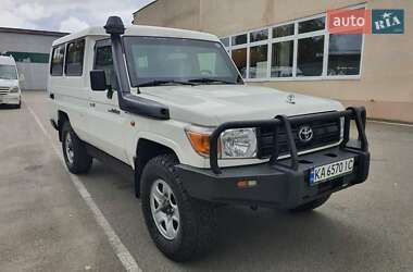 Toyota Land Cruiser  2014