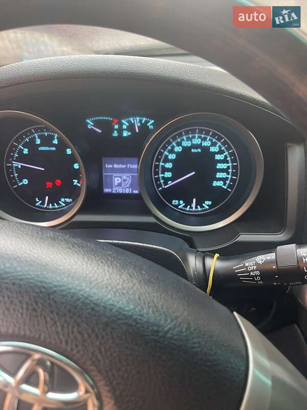 Легковые Toyota Land Cruiser