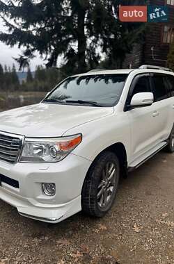 Toyota Land Cruiser  2013