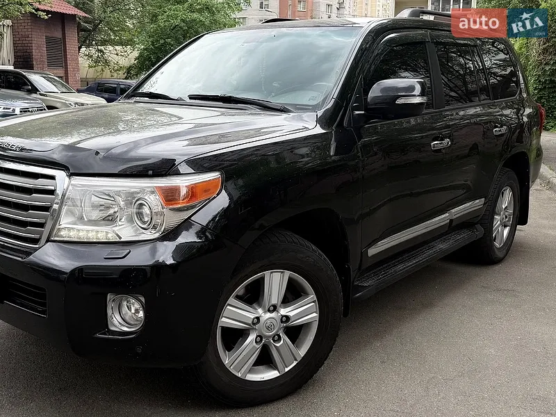 Toyota Land Cruiser 2013