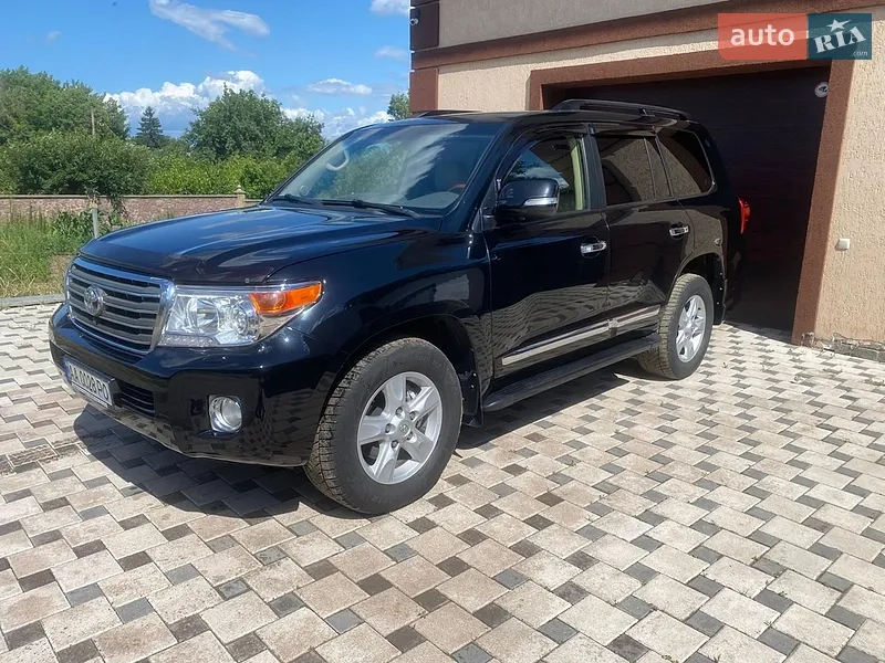 Toyota Land Cruiser 2013