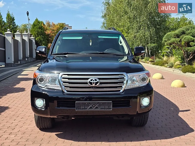 Toyota Land Cruiser 2012