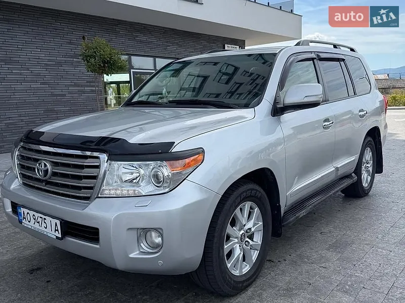 Toyota Land Cruiser 2012