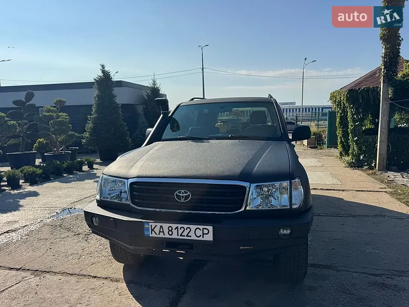Toyota Land Cruiser 2000