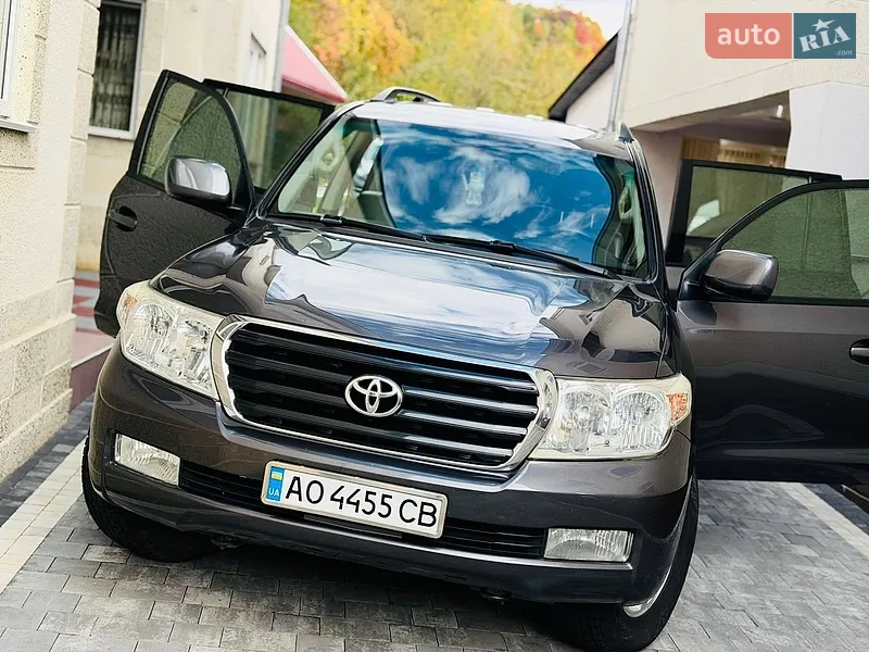 Toyota Land Cruiser