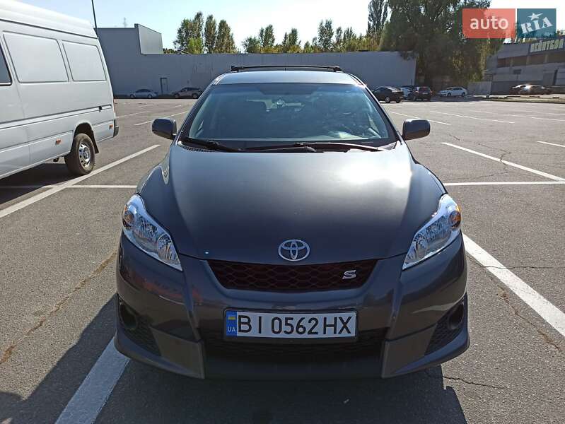 Хетчбек Toyota Matrix