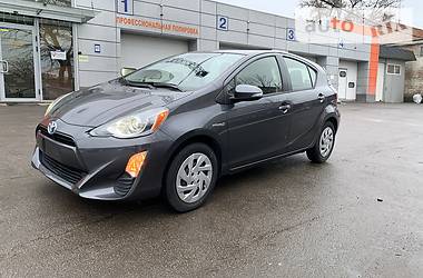 Toyota Prius C  2016