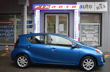 Toyota Prius C  2015