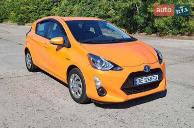Toyota Prius C  2015