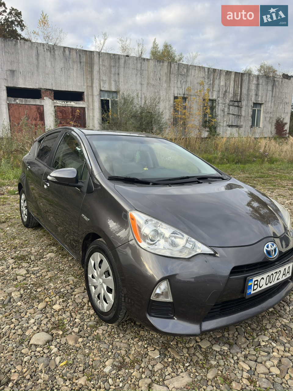 2014 Toyota Prius c - мініатюра 3