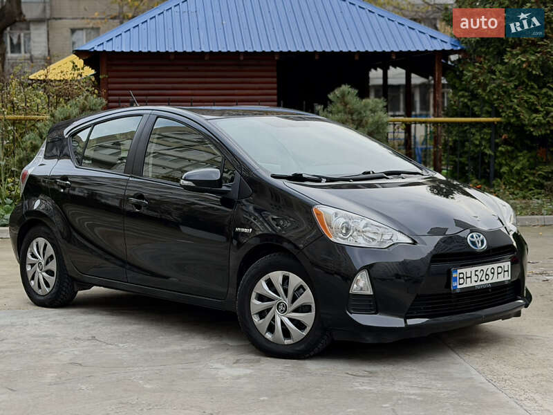 Легковые Toyota Prius C