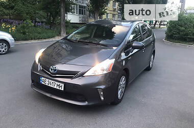 Toyota Prius v  2012