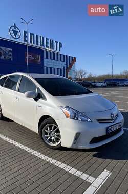Toyota Prius v  2012