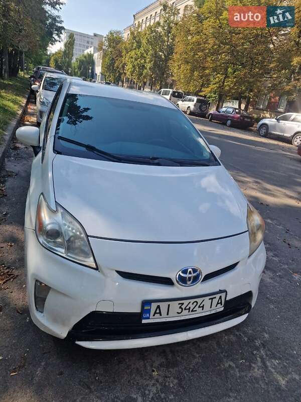 Легковые Toyota Prius
