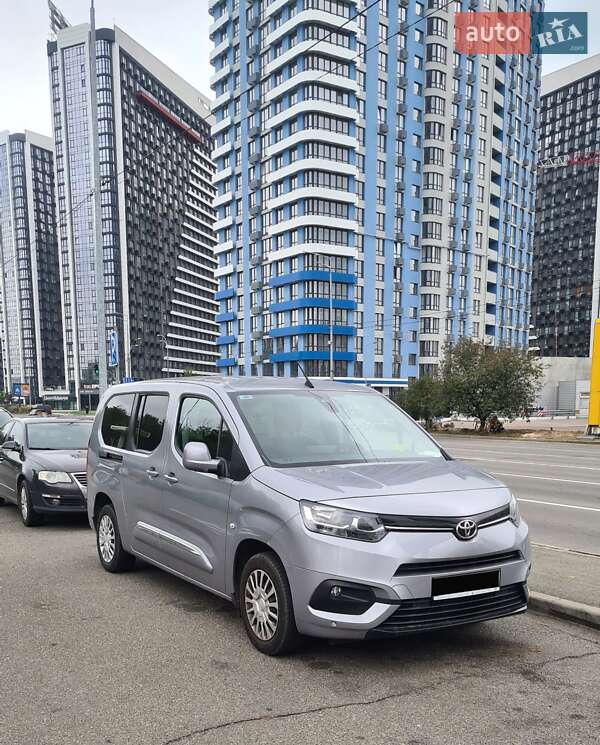 Минивэн Toyota Proace City Verso