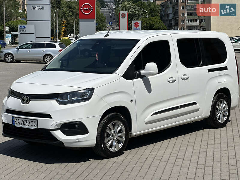 Минивэн Toyota Proace City