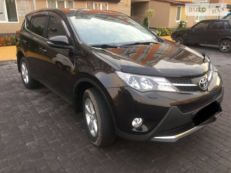 Toyota RAV4 2014 року