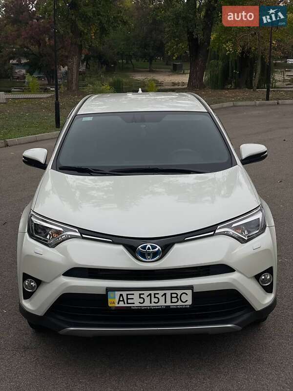 Внедорожник / Кроссовер Toyota RAV4 PHEV