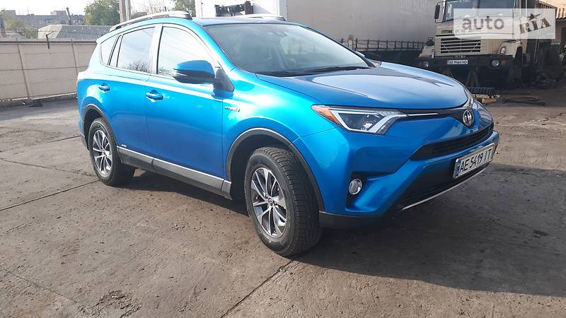 Внедорожник / Кроссовер Toyota RAV4