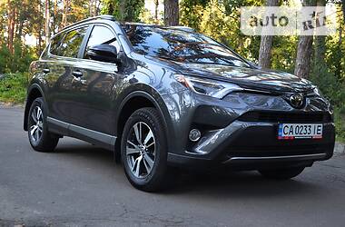 Toyota RAV4 XLE 2017