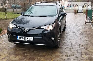 Toyota RAV4 XLE 2017