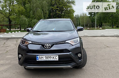 Toyota RAV4  2017