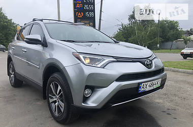 Toyota RAV4 XLE 2016