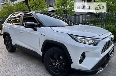 Toyota RAV4   2021