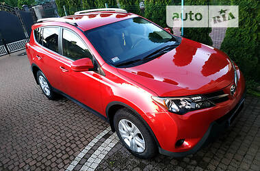 Toyota RAV4 LE 2013