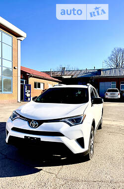 Toyota RAV4 LE 2016