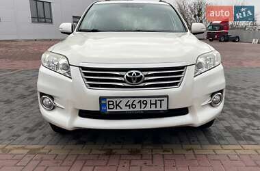 Toyota RAV4  2011